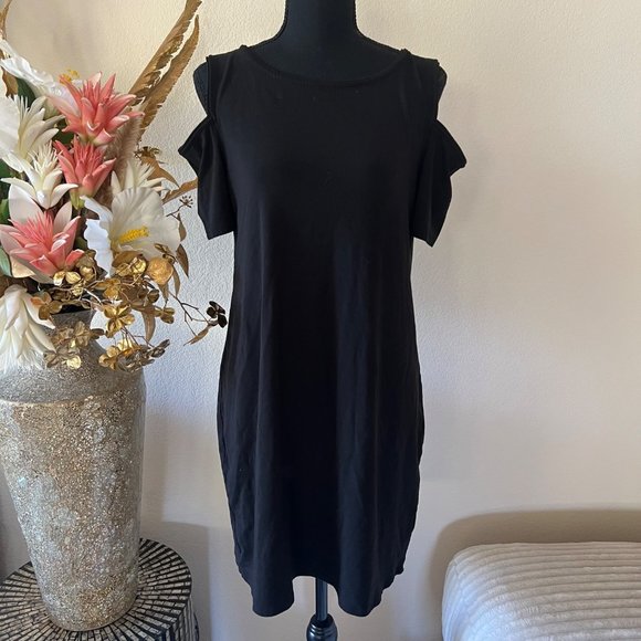 White House Black Market Dresses & Skirts - Minimalist WHBM Cold Shoulder Thigh Length Stretchy Black Dress NWOT L